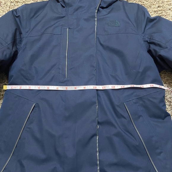 The North Face Far Northern Waterproof Parka - Picture 9 of 10